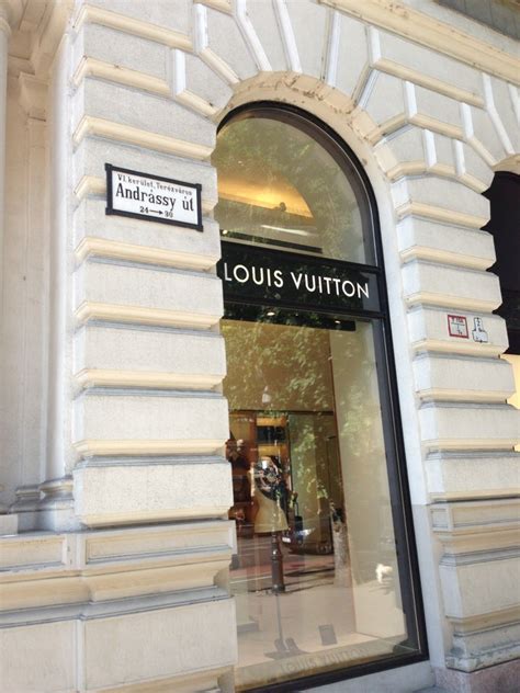 negozio louis vuitton budapest|luxury shopping in budapest.